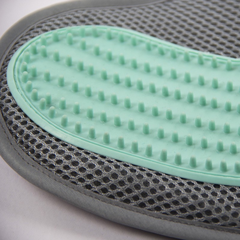 Găng tay chải lông mát xa, đi tắm cho thú cưng