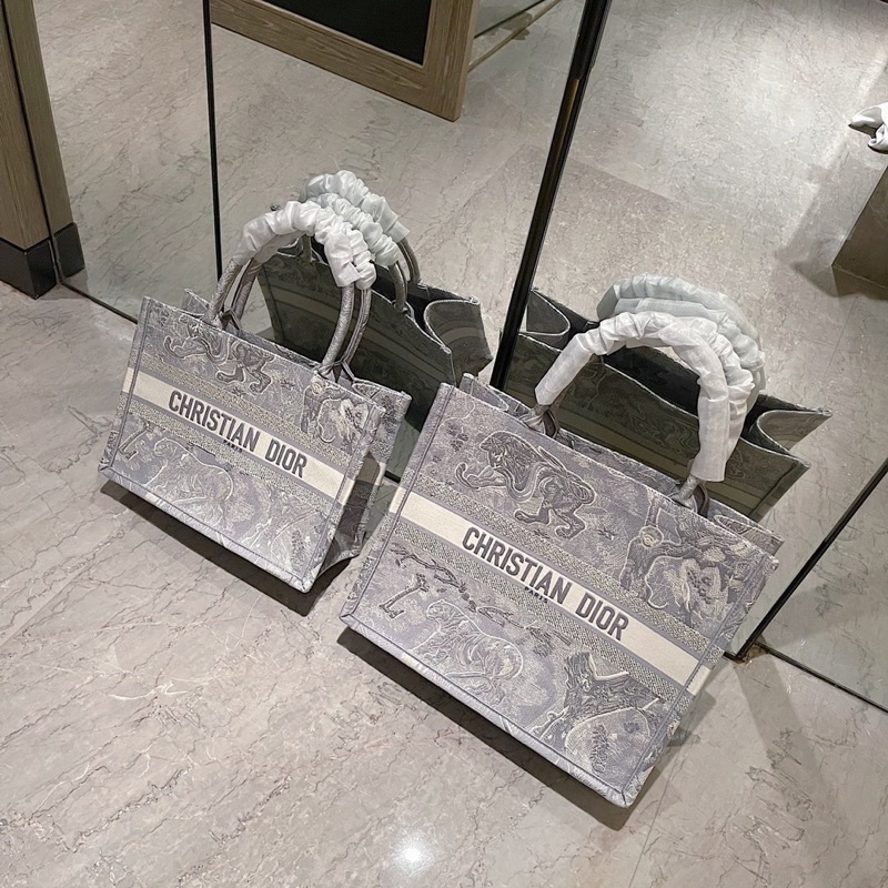 Túi xách thời trang nữ thương hiệu Dior CD cao cấp dòng Book tote có hai size 36 và 41 bản màu xám