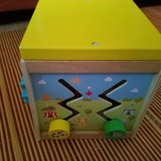 Hộp đồ chơi đa năng cho bé