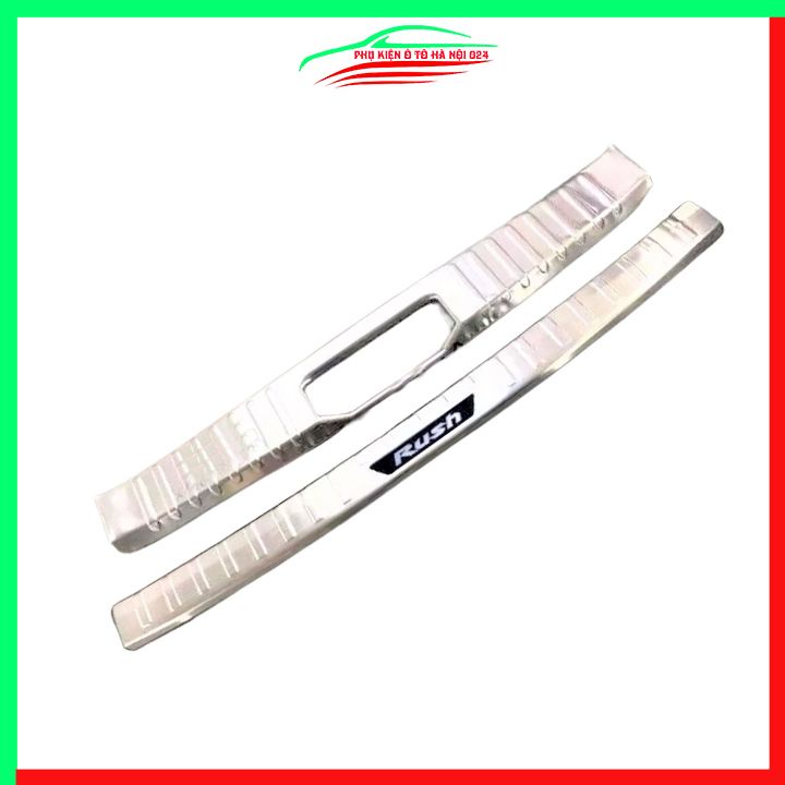 Ốp chống trầy cốp Toyota Rush inox sáng bóng