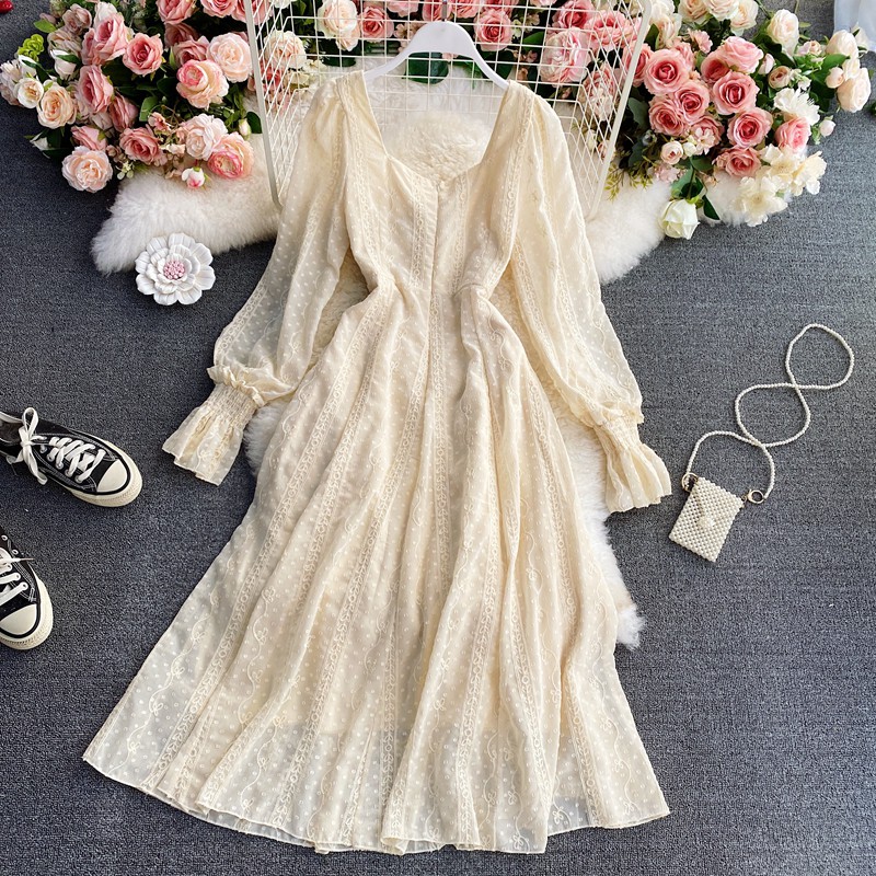 Váy ren trắng form matxi tay bo phồng ren sọc xinh xắn