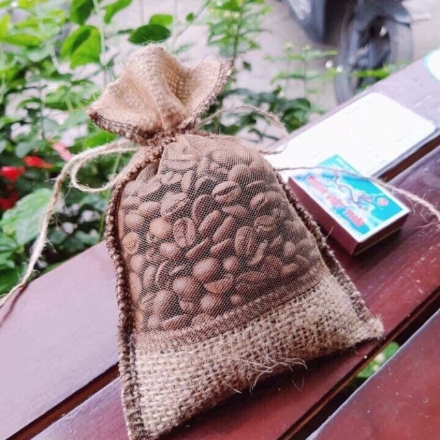 Hạt Cafe treo xe ô tô (túi hạt cafe + chai tinh dầu)