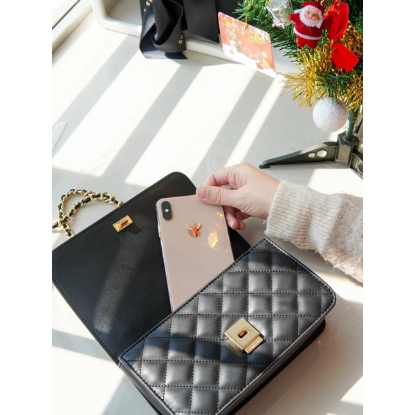 Túi Xách Charle**s & Keith phiên bản giới hạn có Charm siêu đẹp