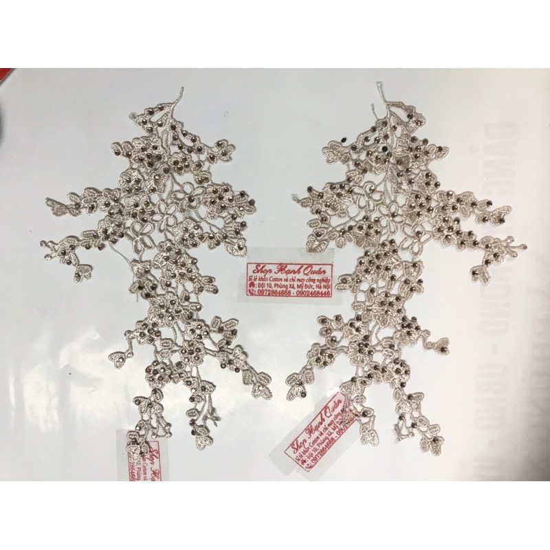 Cặp Hoa thêu đính đá mã BH60