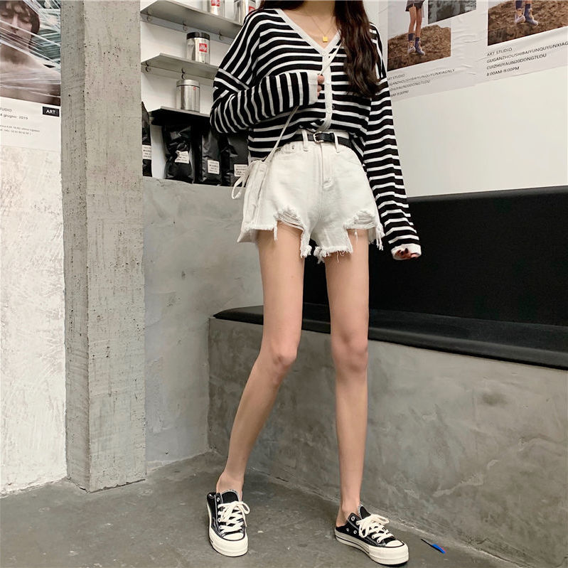 Quần Short Jeans Lưng Cao Ống Rộng Tua Rua