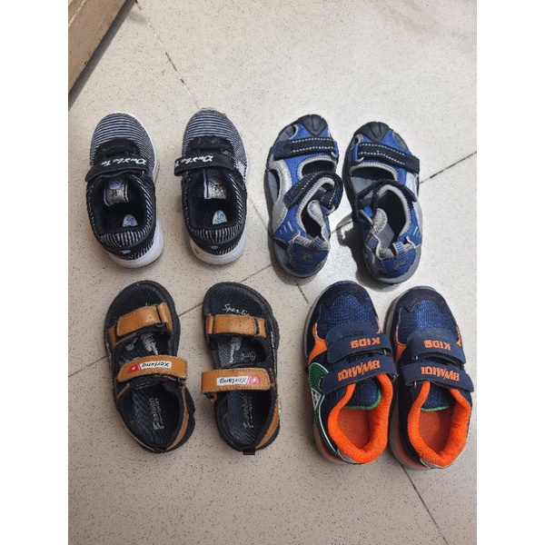 Thanh lý 4 đôi giày bé trai