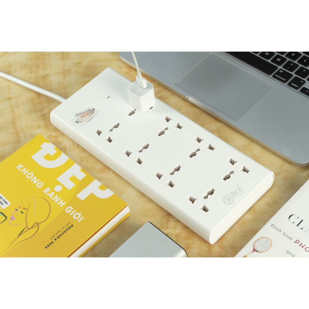 Ổ cắm điện cao cấp Calibra 8 cổng cắm