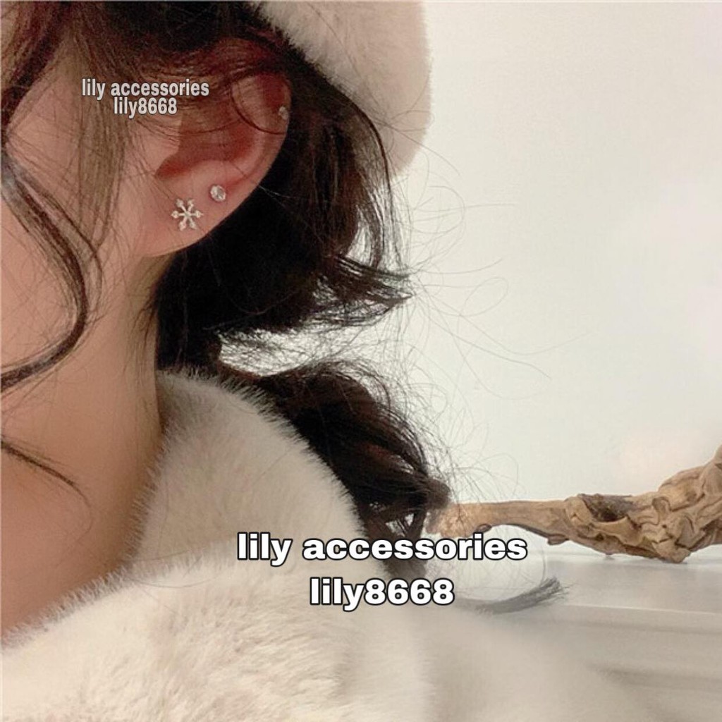 Snowflake Earring khuyên tai bông tai titan hoa tuyết đính đá không gỉ không đen không dị ứng unisex