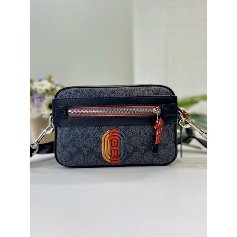 Túi đeo chéo Coach nam kiểu dáng cá tính