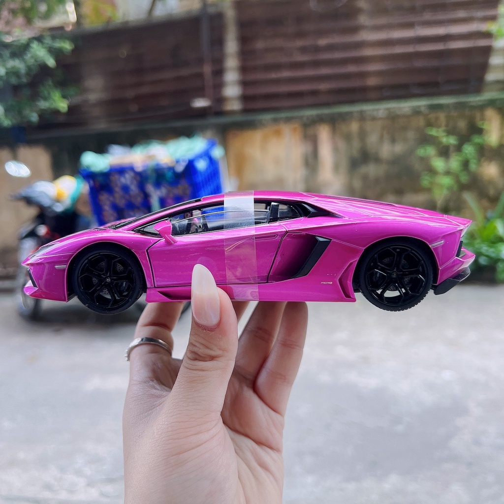Mô hình xe Lamborghini Aventador LP700 1:24 Welly