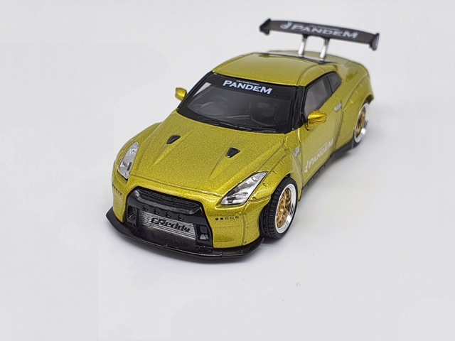 Xe Mô Hình Nissan Pandem GT-R Cosmopolitan 1:64 MiniGT ( Vàng )