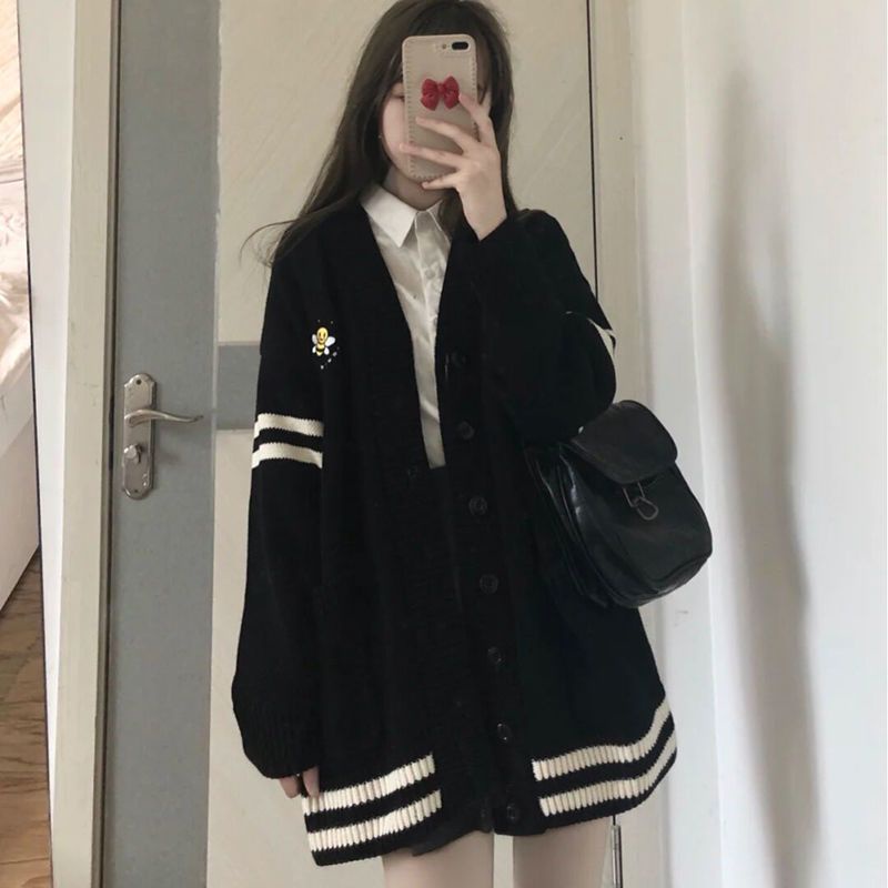 2021 autumn / winter V-collar bees embroidery Korean version of long-sleeved loose student knitted cardigan jacket three-piece set