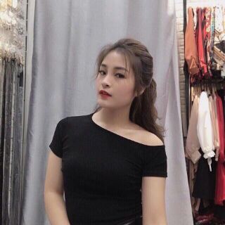 Áo phông lệch vai