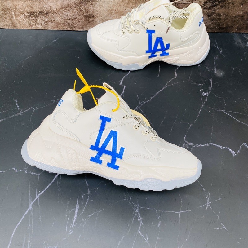 [TẶNG KÈM HỘP TẤT LỌ TẨY]giày thể thao đế cao nam nữ | BigBuy360 - bigbuy360.vn