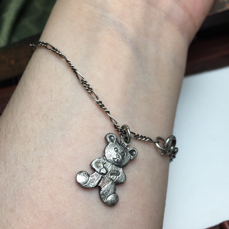 Lắc tay vintage bằng bạc hình gấu 18.5cm khắc logo