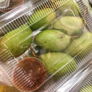 Xoài bao tử kèm sốt chấm thần thánh