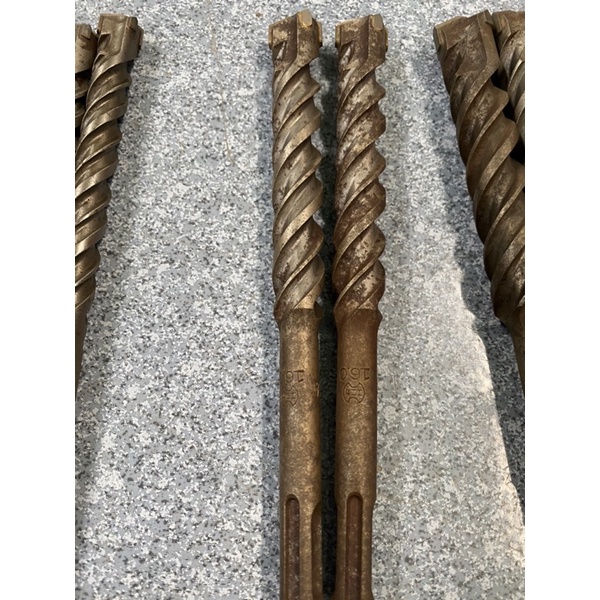 Khoan bê tông 4 cạnh UNIKA Nhật Bản.