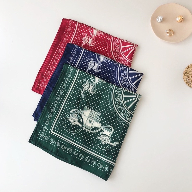 Khăn lụa in hình cỗ xe ngựa size 55x55cm - Maben