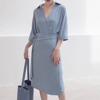 Đầm xanh đậm cổ bẻ đắp tà