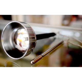 Khánh tụng kinh màu trắng