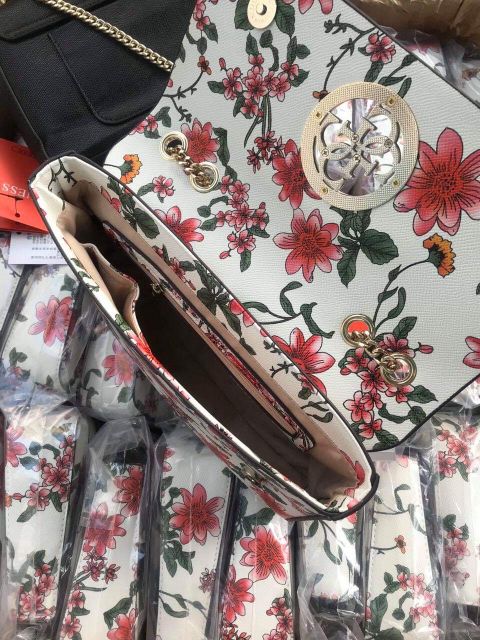 👑GUESS BRITTA XUẤT