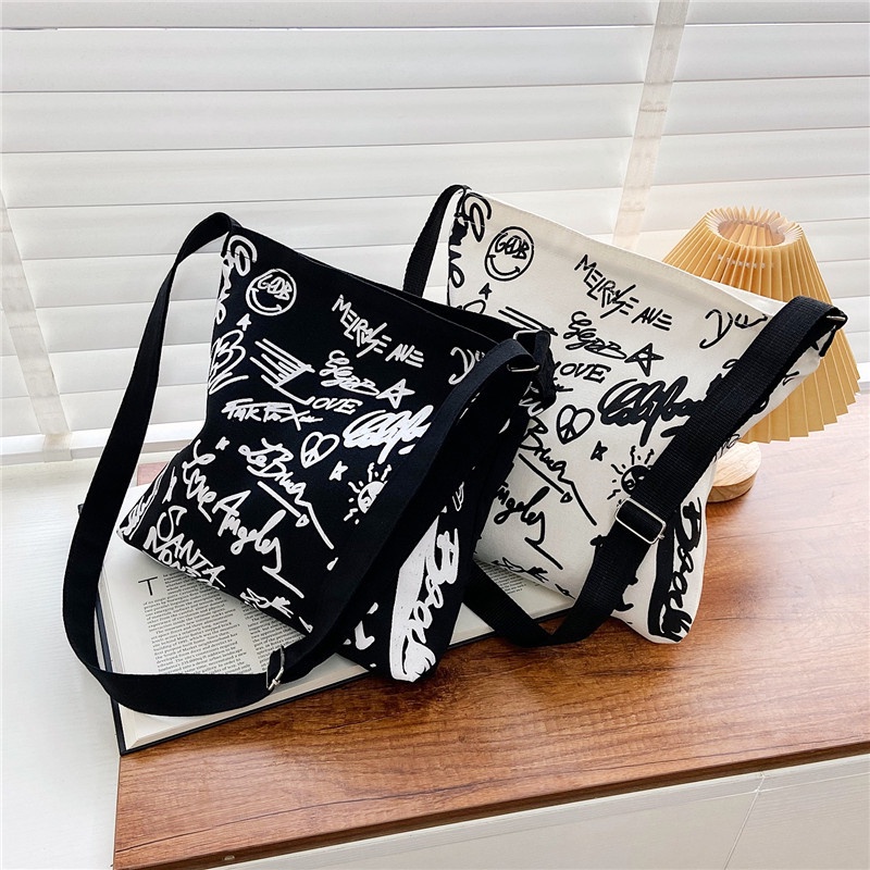 Túi Xách Canvas Sức Chứa Lớn Họa Tiết Graffiti Thời Trang Cho Nữ