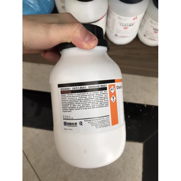 Hóa chất Oxalic ACID C2H2O4.2H2O 500g oxalic CAS 6153-56-6