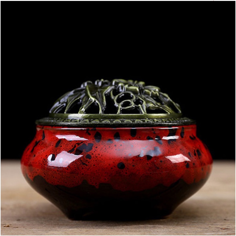 Ly sứ xông Trầm Hương