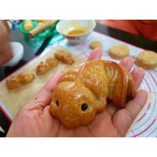 KHUÔN TRUNG THU GÕ BÁNH NƯỚNG, BÁNH DẺO TRUNG THU VĨNH TRƯỜNG CÁ 75G HÀNG VN
