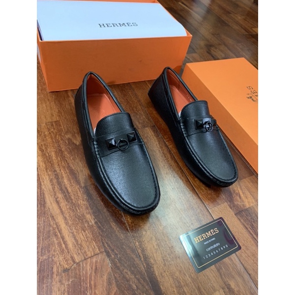 Giày lười nam HM, giày moca da thật đế cao su non, lót da. Form dáng không bai bền chắc. Hàng super fullbox thẻ bill