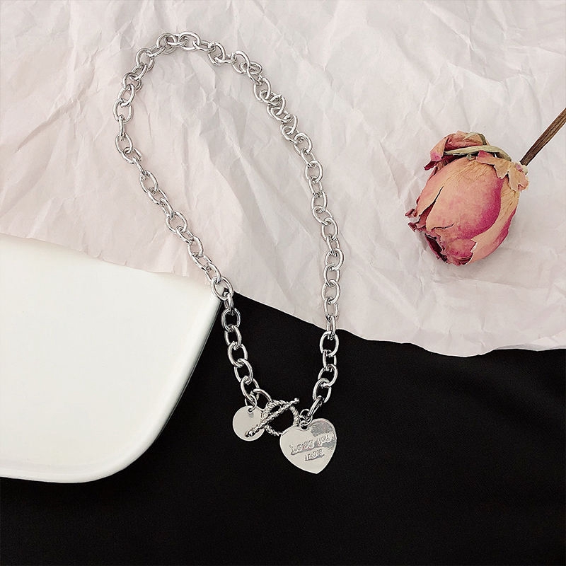 Dây chuyền mặt hình trái tim in chữ Love thời trang cá tính trẻ trung
