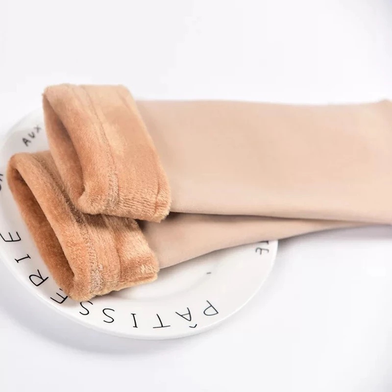 Vớ lông nhung dày dặn giữ ấm cho nam và nữ