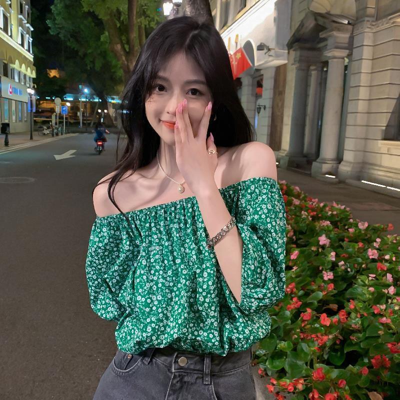 Áo Croptop Nữ In Hoa Bẹt Vai Form Rộng Siêu Xinh Phong Cách Hàn Quốc