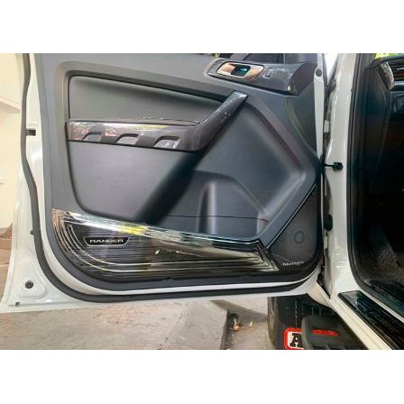 Ốp tapti Ford Ranger 2019 titan cao cấp