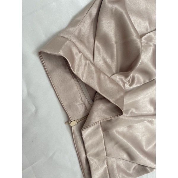 quần shorts lụa