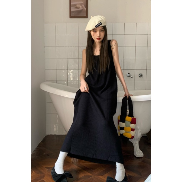 Đầm Hai Dây Dáng Dài Màu Đen Phong Cách Pháp Thời Trang Mùa Thu 2022 Cao Cấp