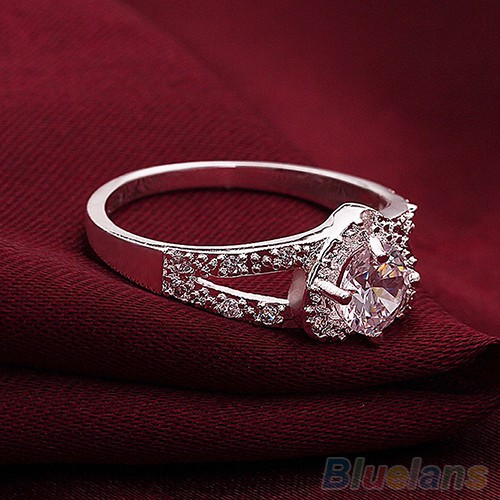 Nhẫn Cưới Bạc Hình Trái Tim Đính Pha Lê Size 8