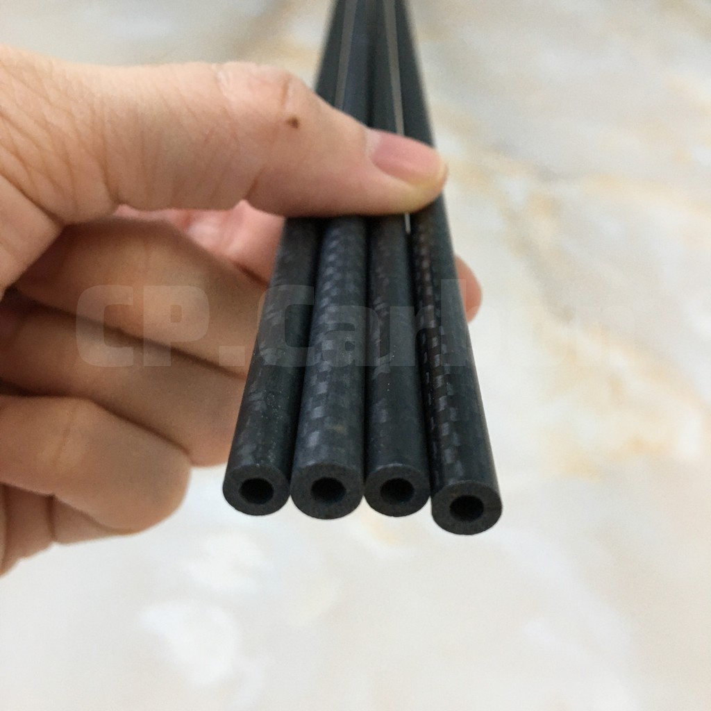 Ống Carbon 3K rỗng dài 1 mét đường kính ngoài 6mm, đường kính trong 3mm dùng gia cố máy bay, làm diều