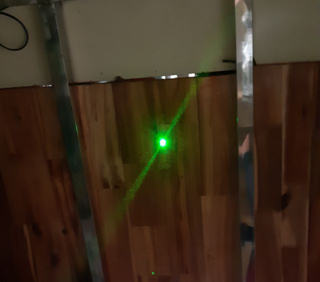 Đèn Pin Laze Sạc Có 2 Tia Xanh Lá Và Đỏ HJ-308