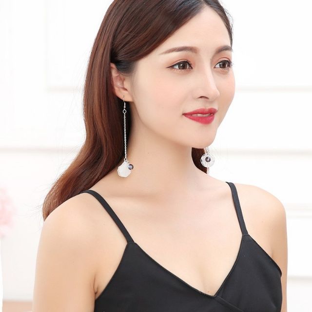 BÔNG TAI HÀN QUỐC BẤT ĐỐI XỨNG - HOA NHỰA DÀI HẠT CHARM HOT