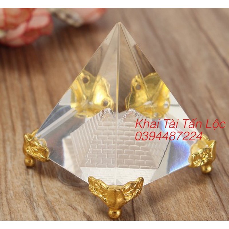 Kim tự tháp pha Lê phong thủy nhỏ xinh