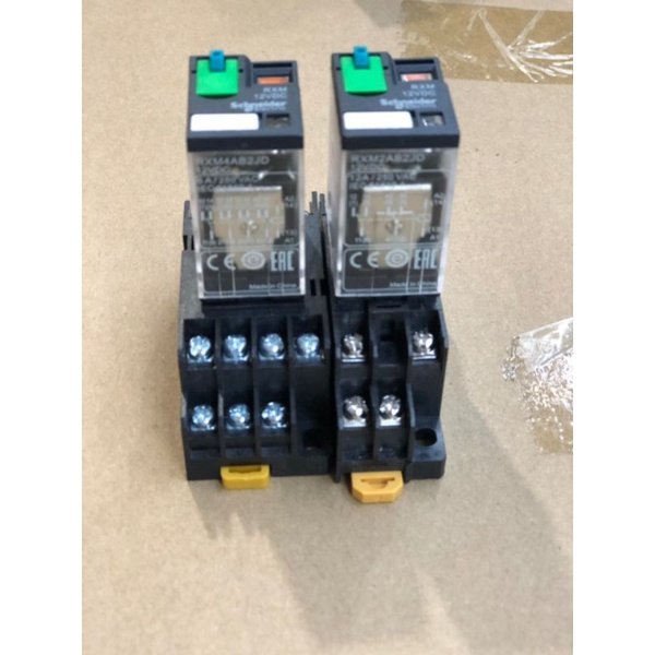 Rơle trung gian 14 chân 24v schneider