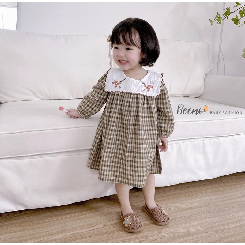 Váy Vintage kẻ karo bé gái