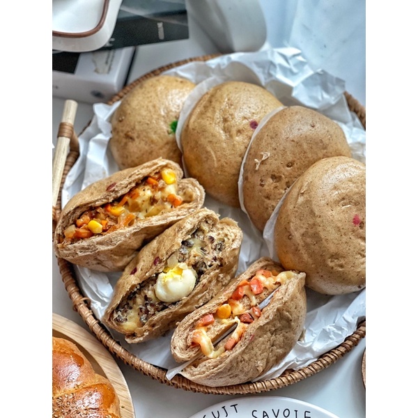 Bánh bao nguyên cám Truyền thống trứng cút phomai