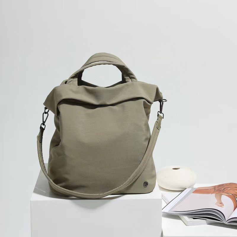 Lululemon    Túi Xách Đeo Chéo Vai 19L Dùng Khi Tập Thể Thao