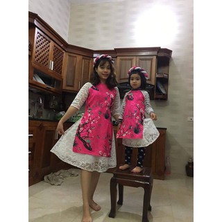 Áo dài phối ren cho mẹ và bé