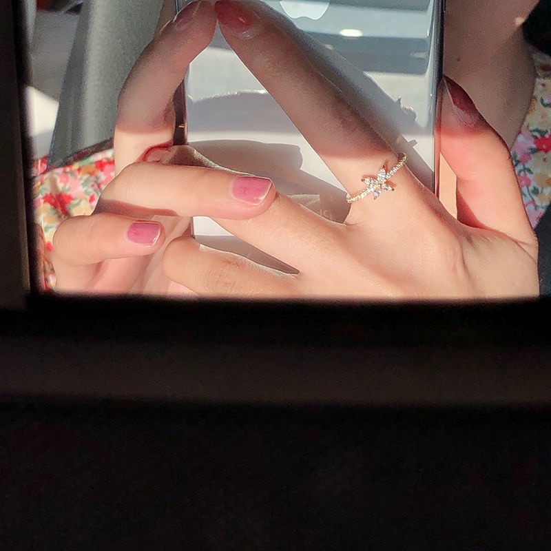 Korean style diamond engagement ring