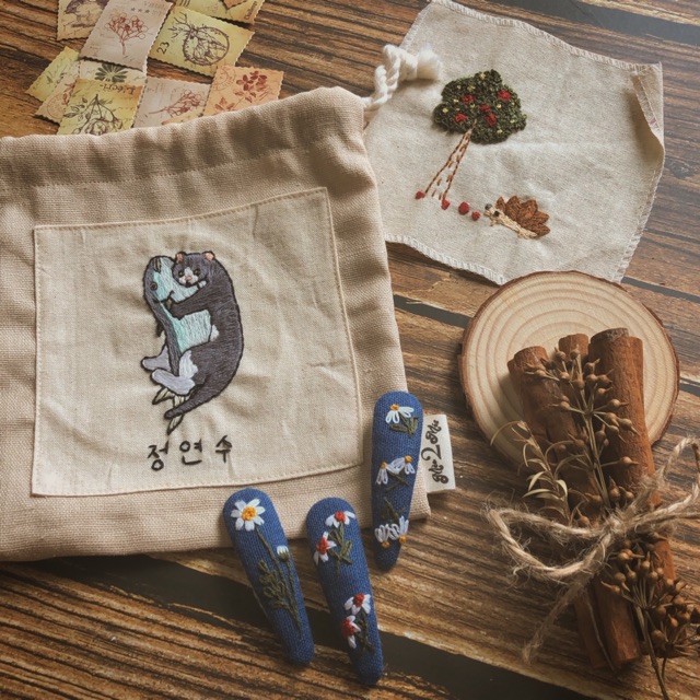 Kẹp tóc thêu tay