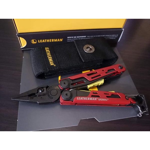 Leatherman SigNal 1 dòng sản phẩm với 19 chức năng tiện lợi cho việc đi rừng + khi mua được tặng kèm 1 chai vệ sinh WD40