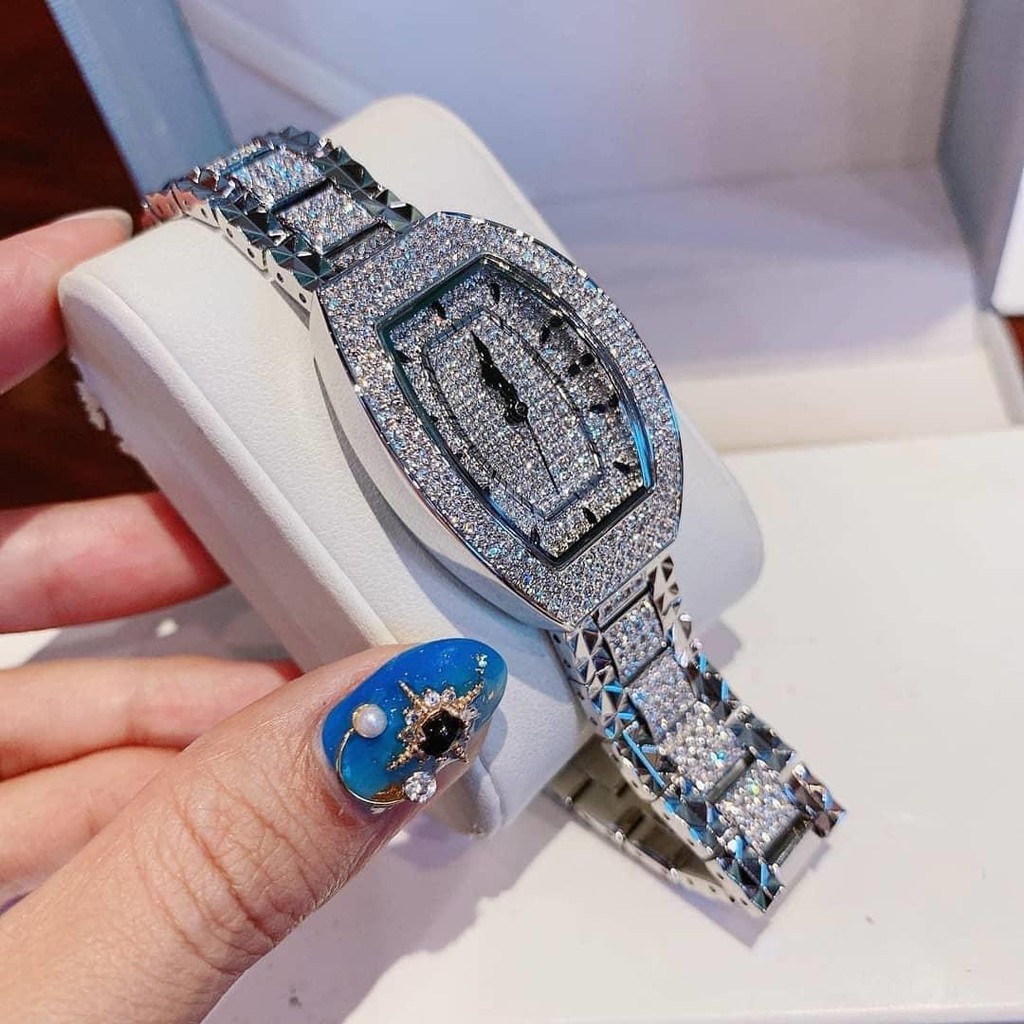 Đồng Hồ Davena Nữ Mặt Ovan Full Đá 34mm Silver Authentic